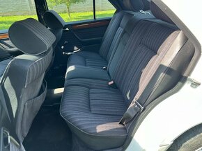 Mercedes-Benz 124 250D AUTOMAT - 20
