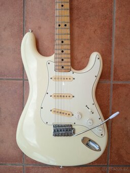 52 až 55 ročná vintage Maya Stratocaster (70. roky) - Japan - 20