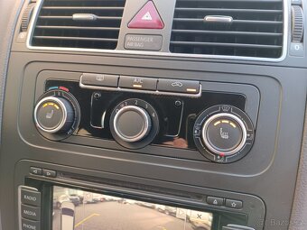Volkswagen Touran 2.0TDI 103kW 7-míst Tažné par. kamera - 20