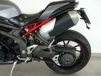 Triumph Speed Triple R 1050 - 20