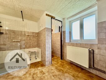 Prodej krásného rodinného domu/chalupy v Rovensku pod Troska - 20