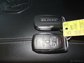 Dodge Ram 5.7 V8 , 4x4, full vybava LARAMIE 2020 rok - 20