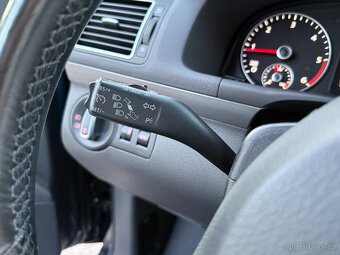 Volkswagen Touran 1,6 TDi HighLine BlueMotion - 20