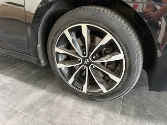 Hyundai i40 2,0 GDI KAMERA VÝHŘEV TOP - 20