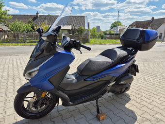 Prodám Honda Forza 125 , r. v. 2023, ABS, TC, ČR, v záruce - 20