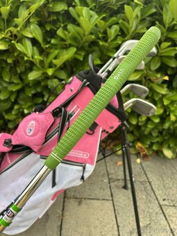 Prodám juniorský golfový set US Kids Golf, 57" - 20