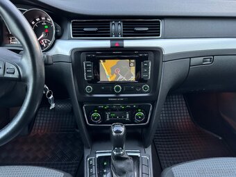 Škoda Superb II 2.0TDI 103KW DSG 2013,Navi,ALU R16,BI-XEN - 20
