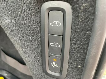 Volvo XC90 D5 ČR DPH 4X4 AUTOMAT TAŽNÉ - 20