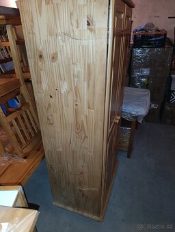 Prodám velký set nábytku z masivní borovice - 20