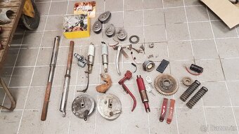 Jawa kyvacka, nahradni dily mix - 20