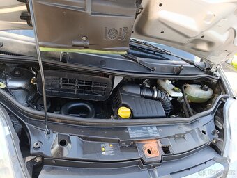 Opel Vivaro 2.0 DCi tažné 3místa - 20
