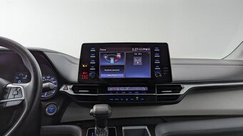 2021 TOYOTA SIENNA LE HYBRID - 8 miest - 20