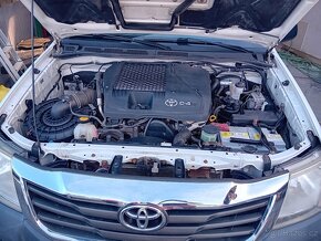 Toyota Hilux DC 2.5 I D-4D Terra 08/2013 - 20