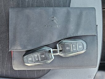 CITROEN C4 GRAND PICASSO 2014 1.6THP 115kW 7 MÍST,TAŽNÉ - 20