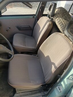 Favorit  r.v.1990 karbec pekny stav HP sporting - 20