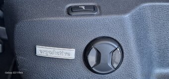 VW Golf VII Variant 1,4 TSI 90KW 2013 HIGHLINE KRÁSNÝ STAV - 20