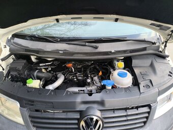 VW TRANSPORTER CARAVELLE 2,5 TDi LONG-9-míst - 20