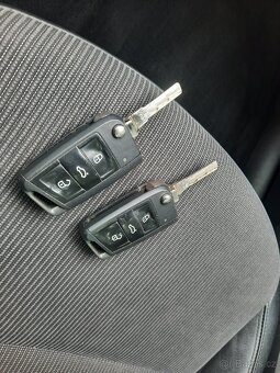 Škoda octavia kombi 2,0tdi 110kw r.v 2015 výbava - 20