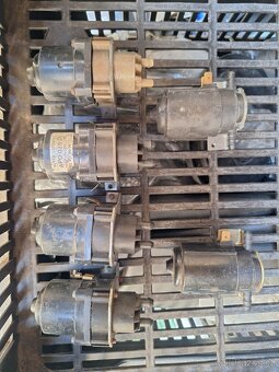 Směs dilu a doplňku škoda - 20