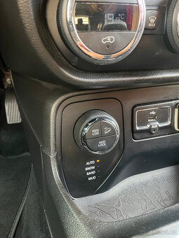 Jeep Renegade 4x4 Limited, 9st. automat - 20
