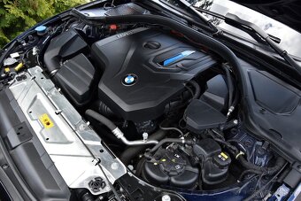 BMW g20 330e INDIVIDUAL,LASER,HUD,ŠÍBR,KŮŽE,VÝHŘEV,ZÁRUKA - 20