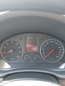 Volkswagen Golf 1.6   MPI - 20