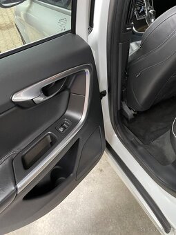 Volvo XC60, 2,4 D5  R-DESING 158kW - 20