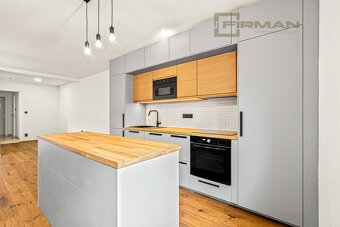 Prodej nadstandardního domu se dvěma bytovými jednotkami na  - 20