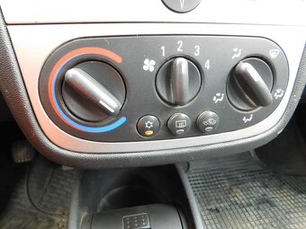 Opel Combo 1.6i,,výkon 74 Kw,5 mist,KLIMA,,TAŽNÉ zařízení - 20