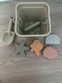 Nová silikonová sada hraček na pláž / set na písek dinosauři - 20