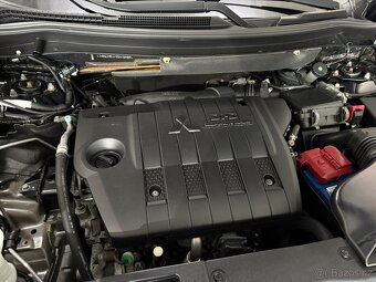 Mitsubishi Outlander 2,3 DI-D INTENSE+ 4WD 7MÍST DPH - 20