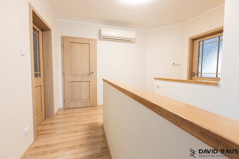 Prodej rodinného domu 4+kk s bazénem (159 m2) a zahradou, ul - 20