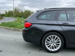 BMW F11 3.0d 150kw, Manuál, Hi-Fi, Alu R18, Navi, Panorama - 20
