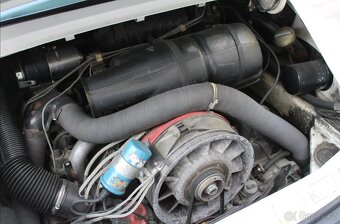 Porsche 911 SC z roku 1982 - 20