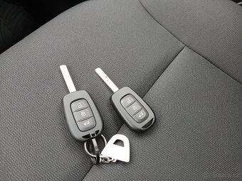 Dacia Sandero 1.0Tce jen 30.000 Km nová STK - 20