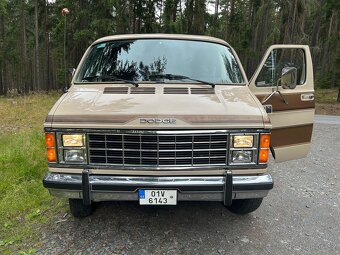 Dodge RAM 350 5.9L V8 1984, vynikající původní stav - 20