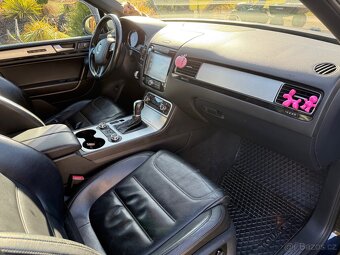 VW Touareg 3.0 V6 176kW 2011 rodinný - 20