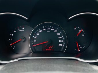 Kia Sorento 2.2CRDi 4x4 MANUÁL LED VÝHŘEV KAMERA SENZORY - 20