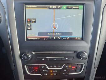Ford Mondeo 2,0 TDCi 132kW Titanium Manuál - 20