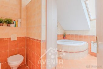 Prodej rodinného domu 415 m2, pozemek 1105 m2 - Valašská Pol - 20