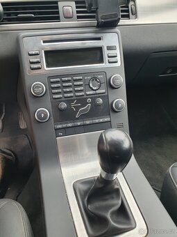 Volvo V70 2.0D 100kW 2009, manuál - 20