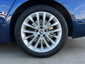 •BMW 530d xDrive LUXURY, HEAD-UP, PANORAMA, TAŽNÉ• - 20