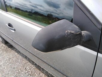 VW POLO 1,4-16V BENZIN 59 KW KLIMATR.TEMP. ZA 45000 KČ - 20