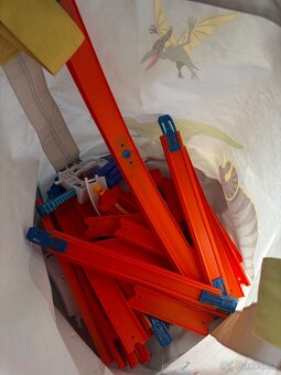 Hot Wheels sada (el. autodráha + hrací foplňk - 20