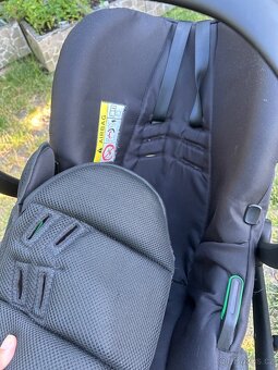 Kočárek + autosedačka s isofix základnou - 20