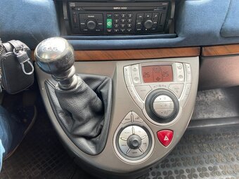 Lancia Phedra, 2,2 JTD, 125kW, 7 míst, modrý kožený interiér - 20