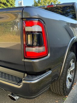 Dodge RAM 1500 5.7 V8 HEMI--2019--Laramie--kůže--96.000km - 20