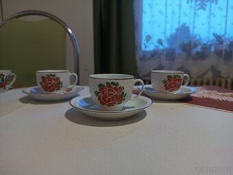 Hrnečky, skleničky, šálky a podšálky - 20
