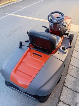 Prodám zahradní traktor Husqvarna CT126 - 20