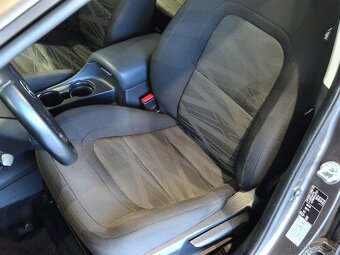 Kia Ceed 1.6 GDI 99KW Kombi Benzín TAŽNÉ Handsfree - 20